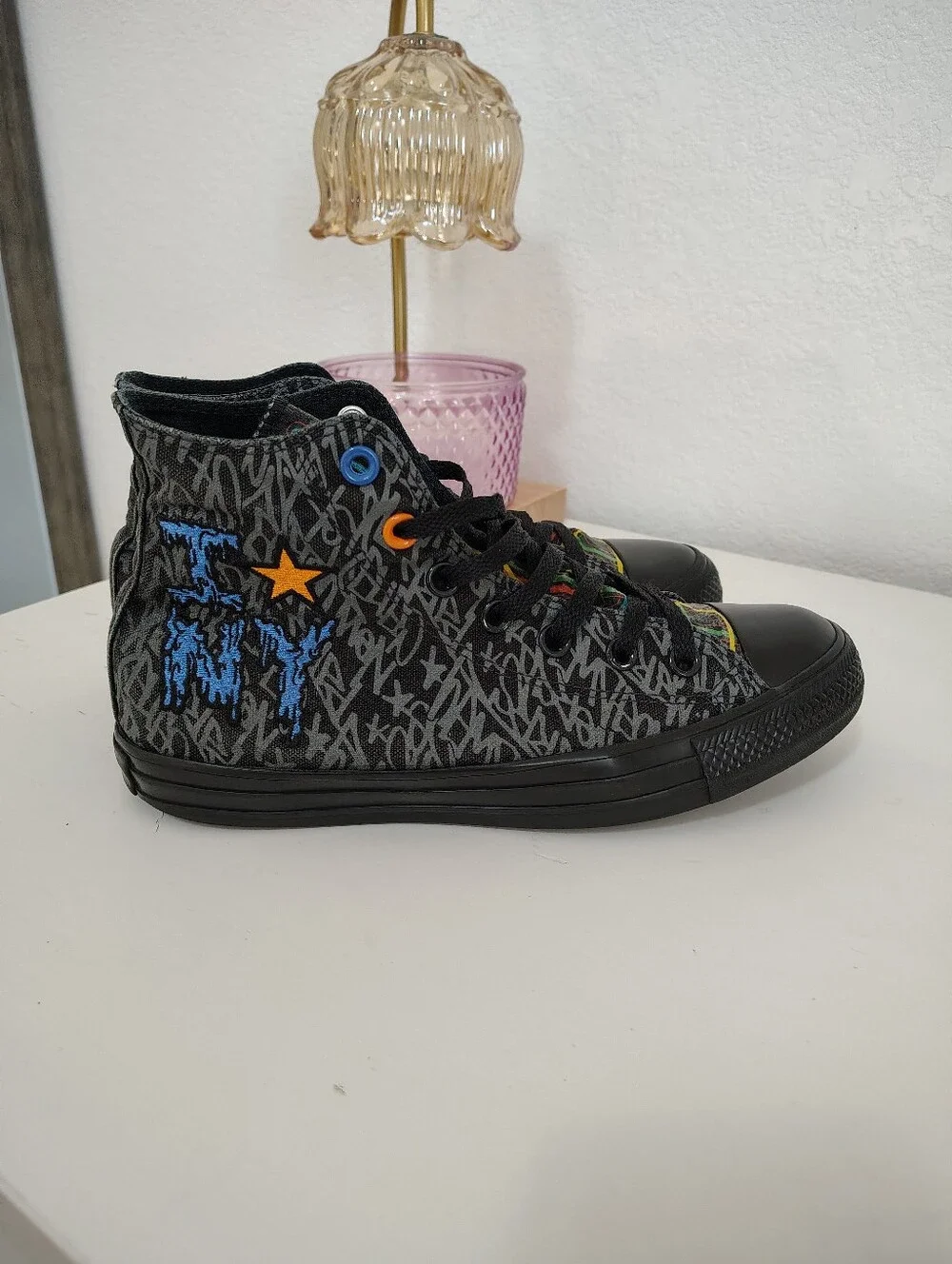 CONVERSE CHUCK TAYLOR ALL STAR "I LOVE NEW YORK" Graffiti SNEAKERS UNISEX M6/W8 - Picture 4 of 12